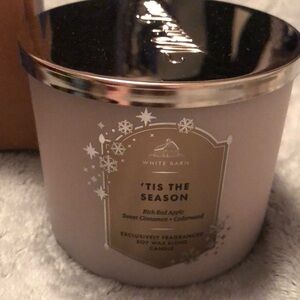 White Barn Black and Cream Candle Bath & Body